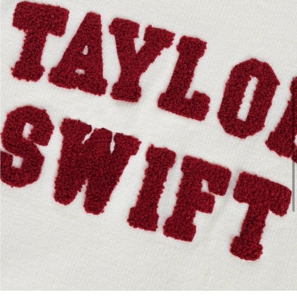 Taylor Swift Knit Sweater - Red Merch Small - Picture 3 of 8